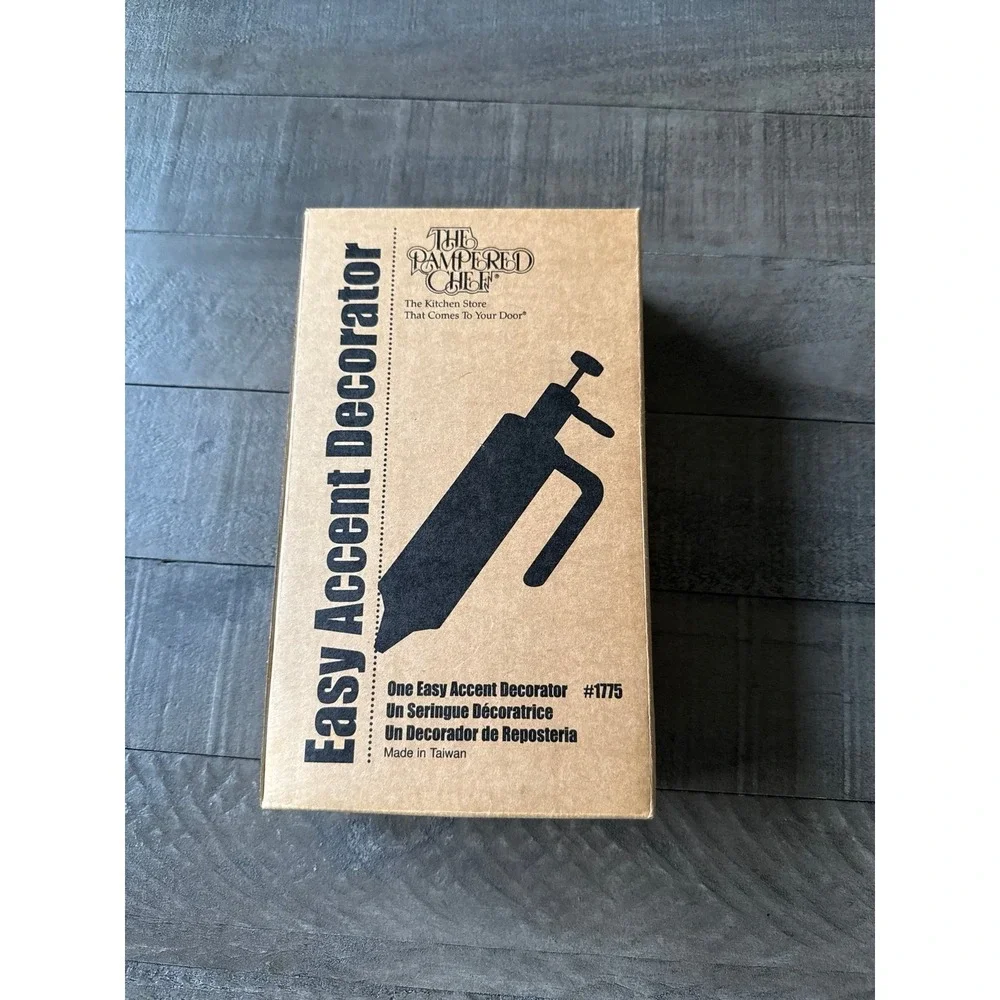 The Pampered Chef Easy Accent Decorator Kit #1775